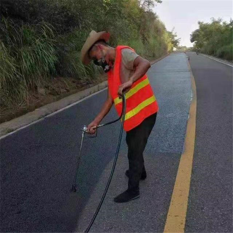 攀枝花 彩色防滑路面的底涂是保障路面附着力